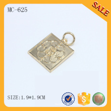 MC625 Logo en métal doré pour bracelet de charme